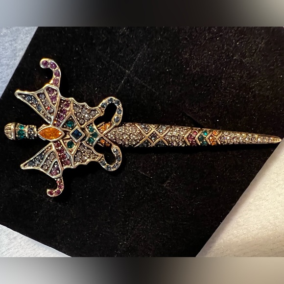Heidi Daus 🆕 Crystal Sword brooch - Picture 2 of 7